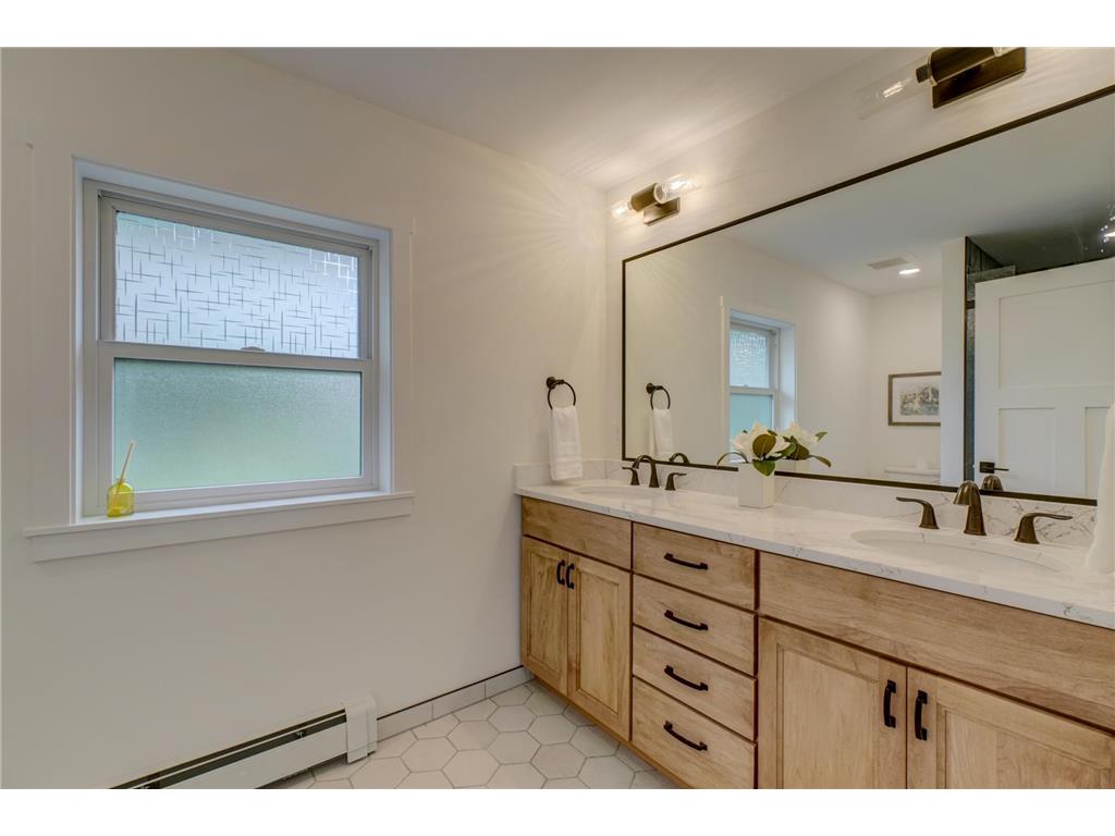 520 Glenbrook Avenue N Oakdale MN 55128 - Tanners 7098927 image39