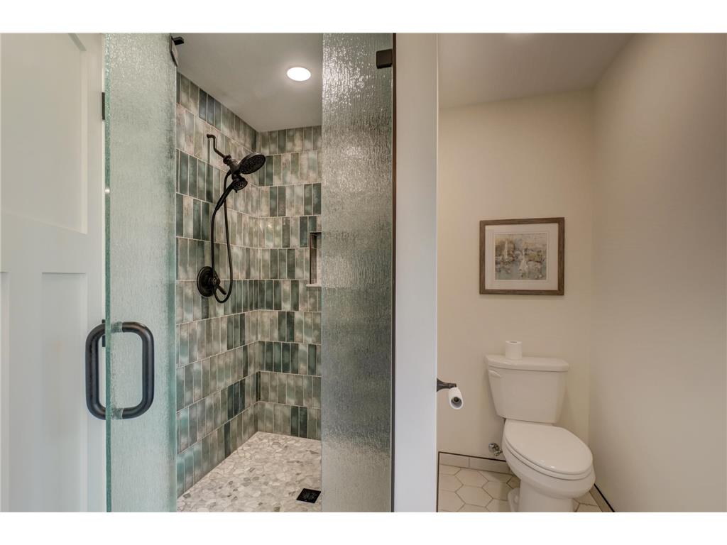 520 Glenbrook Avenue N Oakdale MN 55128 - Tanners 7098927 image40