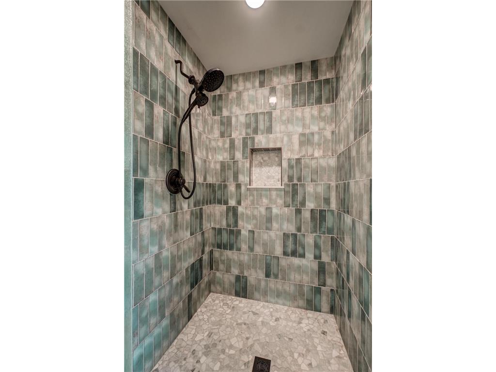 520 Glenbrook Avenue N Oakdale MN 55128 - Tanners 7098927 image41
