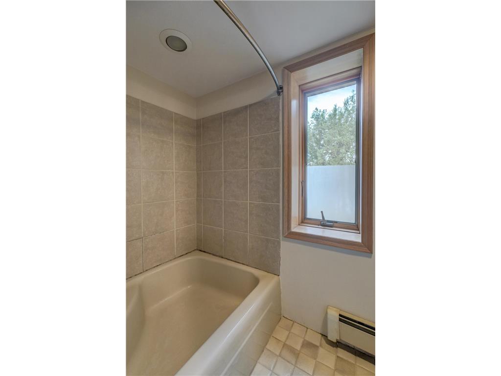 520 Glenbrook Avenue N Oakdale MN 55128 - Tanners 7098927 image48