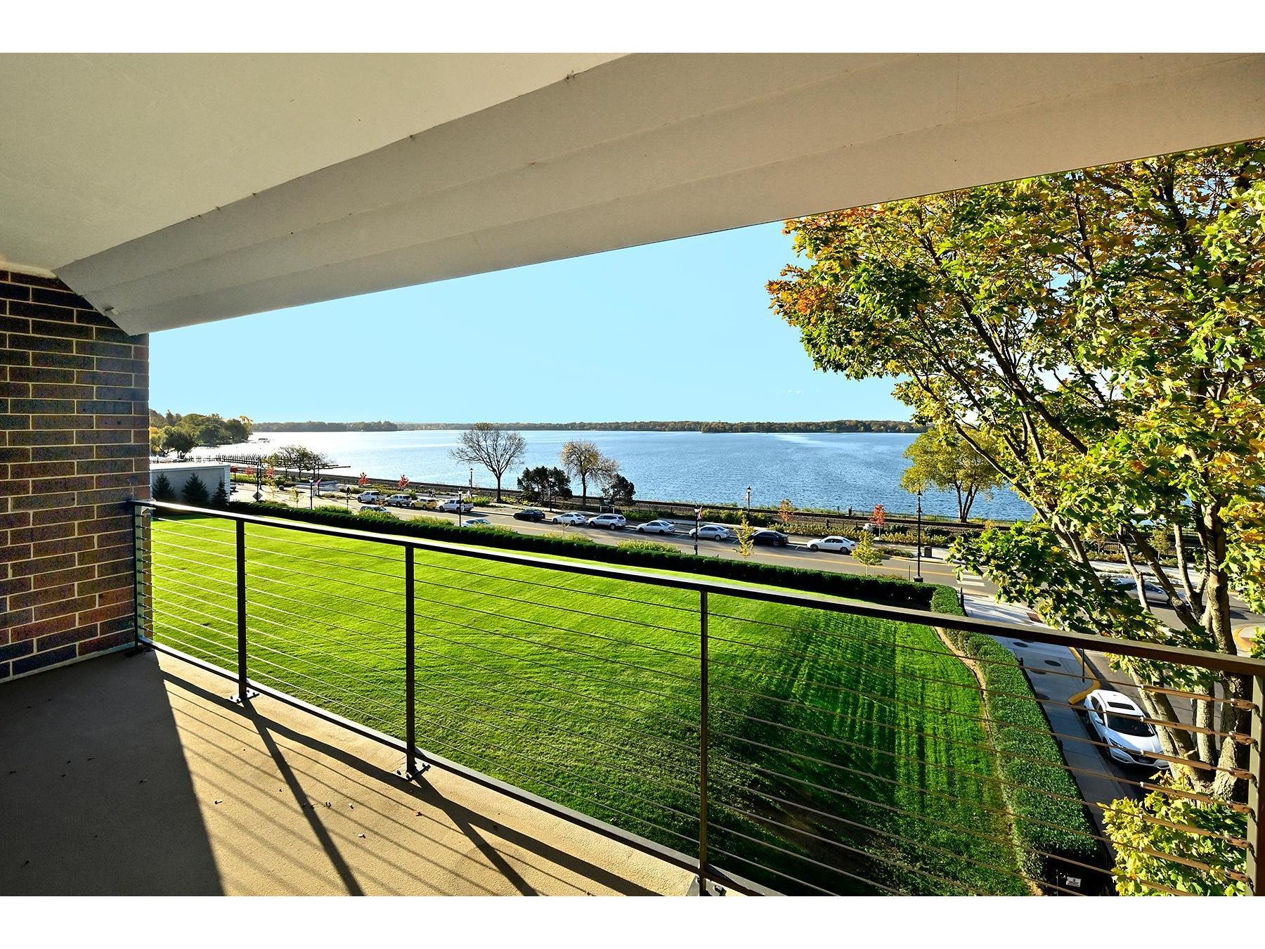 520 Indian Mound Street E #4C Wayzata MN 55391 - Lake Minnetonka 6118646 image1