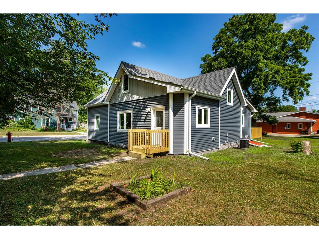 520 Irvin Street West Concord MN 55985 6404360 image1