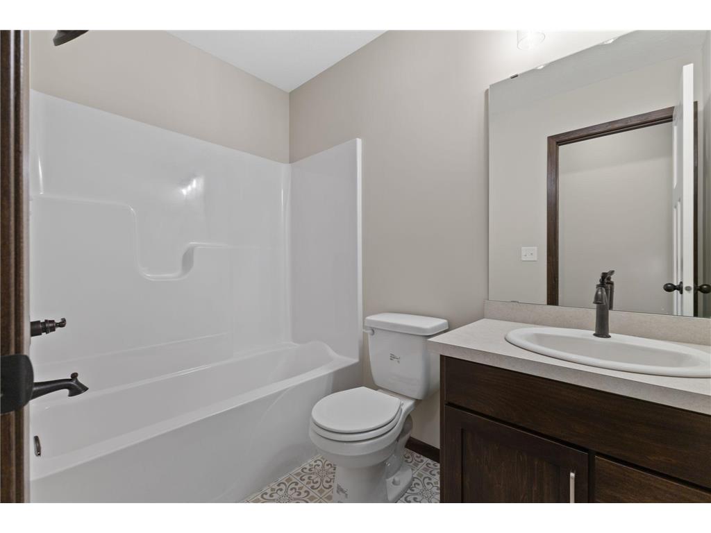 520 Lois Lane Lino Lakes MN 55014 7096041 image16