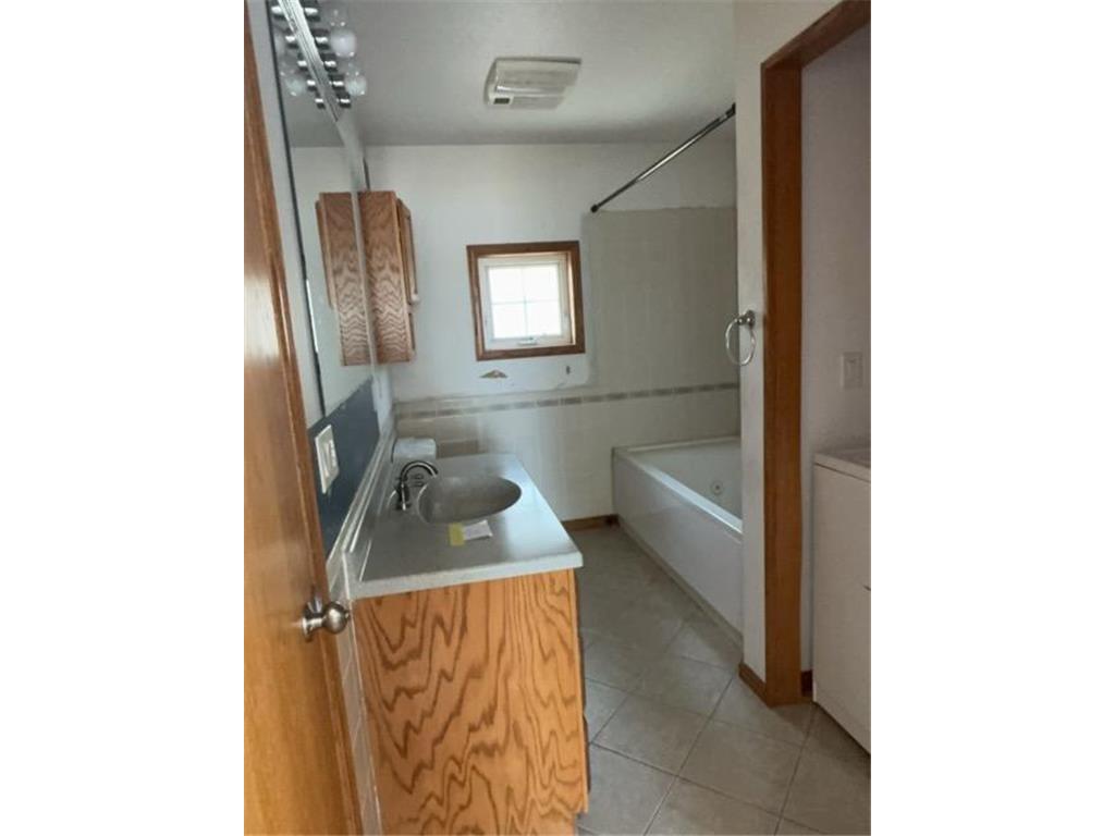 520 Main Street SW Menahga MN 56464 - Spirit Lake 7011711 image14
