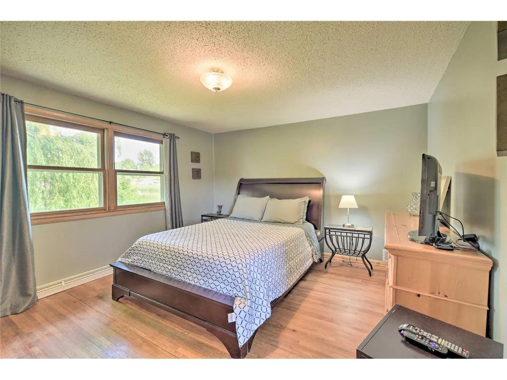 520 Park Island Road Center City MN 55012 - South Center Lake 6811907 image11