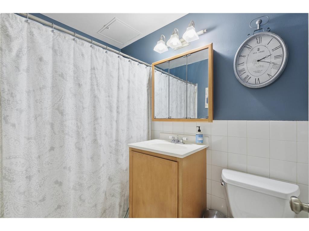520 Ridgewood Avenue #107 Minneapolis MN 55403 7005990 image14
