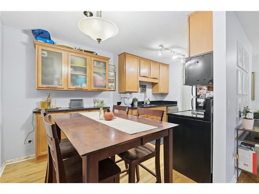 520 Ridgewood Avenue #107 Minneapolis MN 55403 7005990 image8