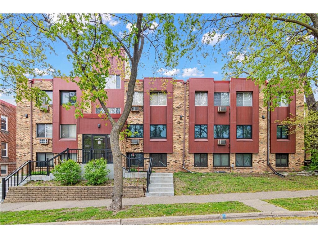 520 Ridgewood Avenue #3 Minneapolis MN 55403 7057603 image1