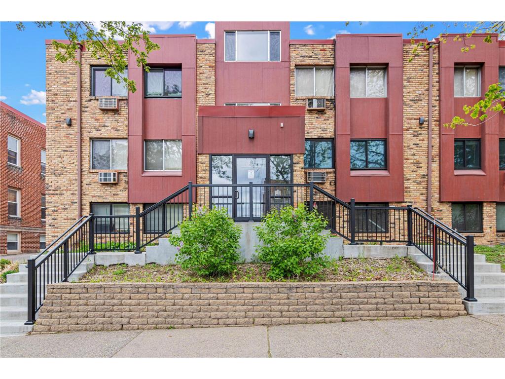 520 Ridgewood Avenue #3 Minneapolis MN 55403 7057603 image2