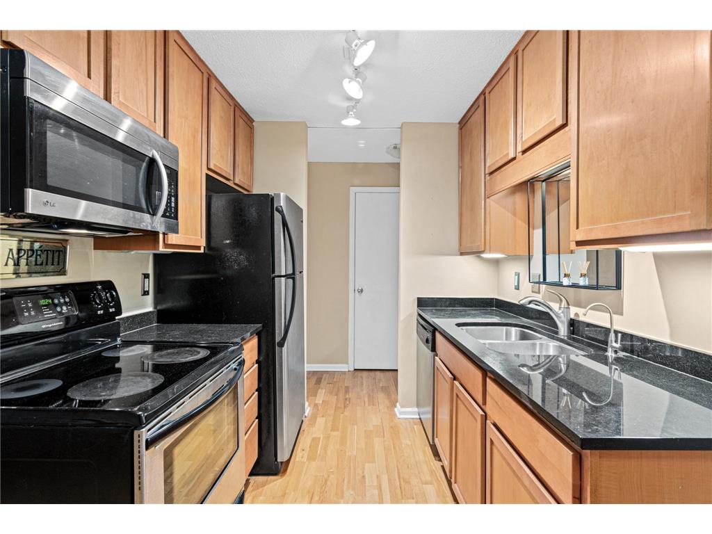 520 Ridgewood Avenue #3 Minneapolis MN 55403 7057603 image6