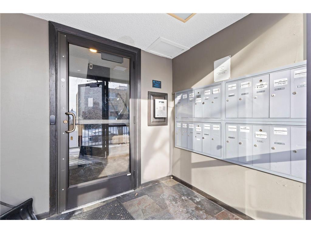 520 Ridgewood Avenue #4 Minneapolis MN 55403 7044161 image18