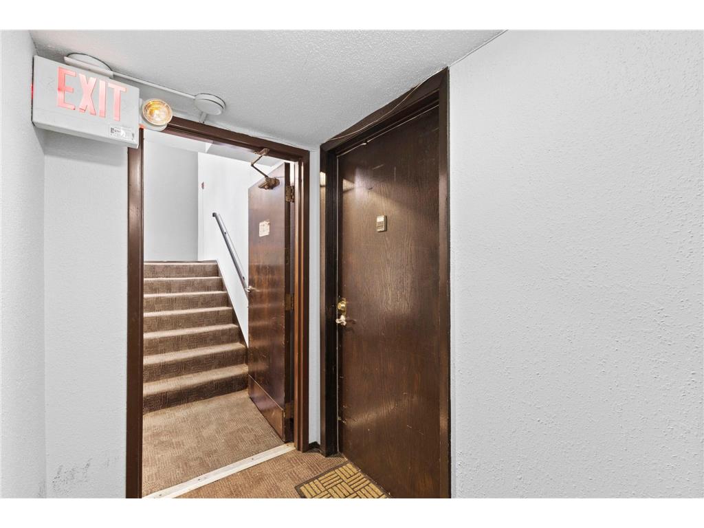 520 Ridgewood Avenue #4 Minneapolis MN 55403 7044161 image2