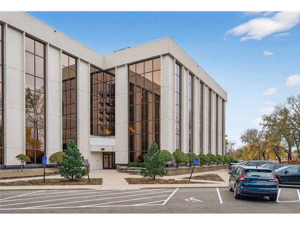 5200 Willson Road Edina MN 55424 6809964 image3