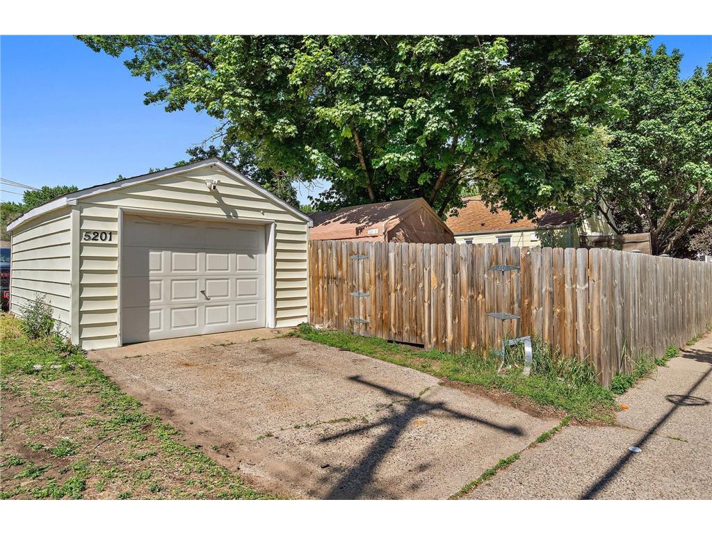 5201 Camden Avenue N Minneapolis MN 55430 7082597 image8