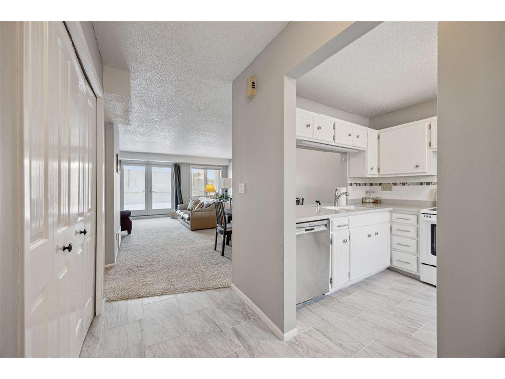 5201 Hiawatha Lane #1 Minneapolis MN 55417 6677232 image1