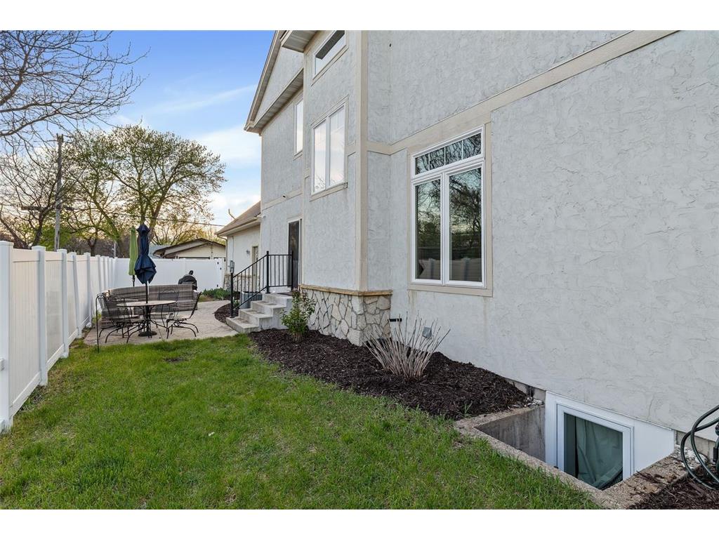 5201 Humboldt Avenue N Minneapolis MN 55430 7055355 image32