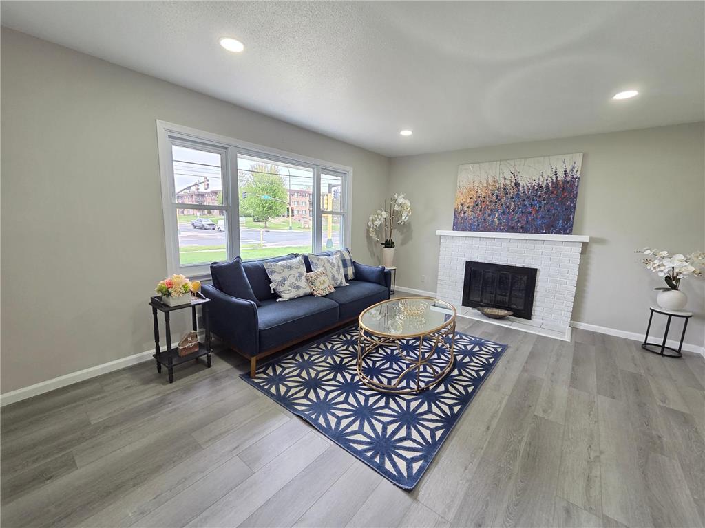 5201 W 84th Street Bloomington MN 55437 7006706 image2