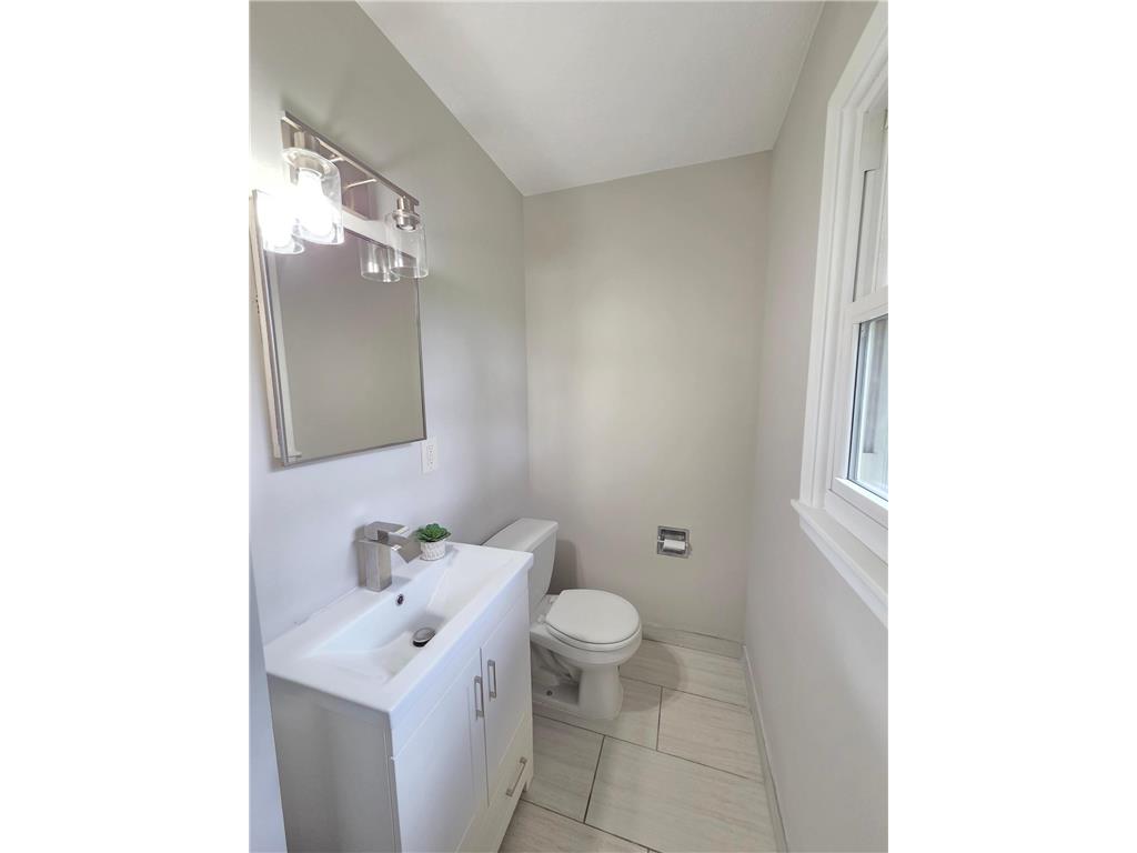 5201 W 84th Street Bloomington MN 55437 7006706 image22