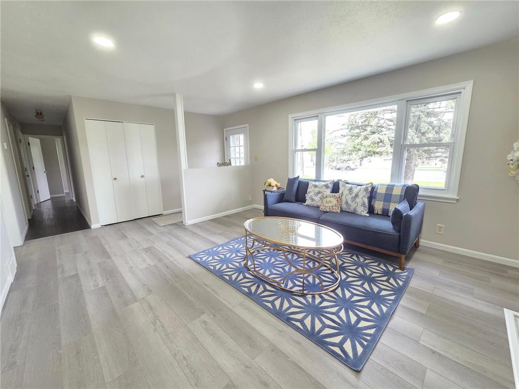 5201 W 84th Street Bloomington MN 55437 7006706 image3