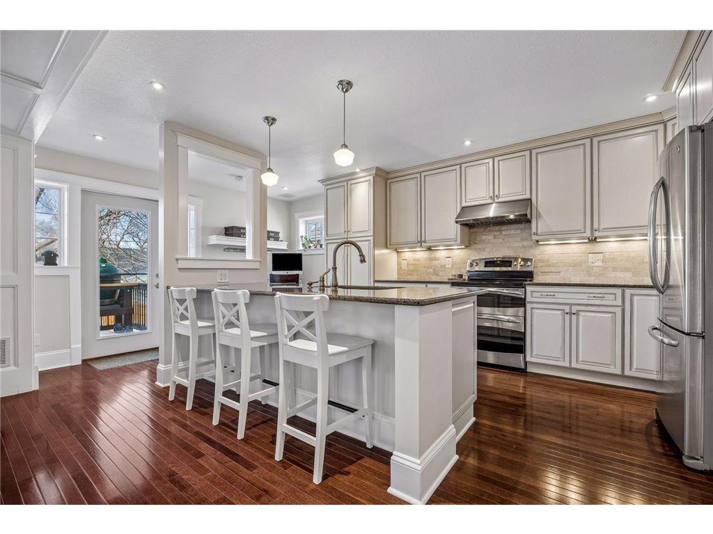 5204 Abbott Avenue S Minneapolis MN 55410 7017371 image1