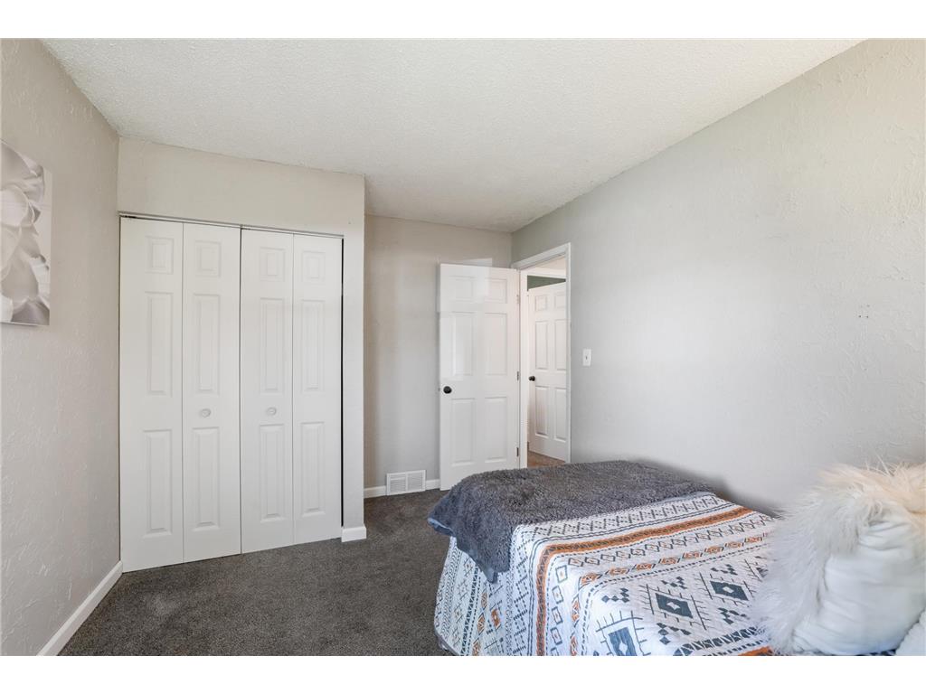 5205 Edgewood Avenue N Crystal MN 55428 7063661 image17