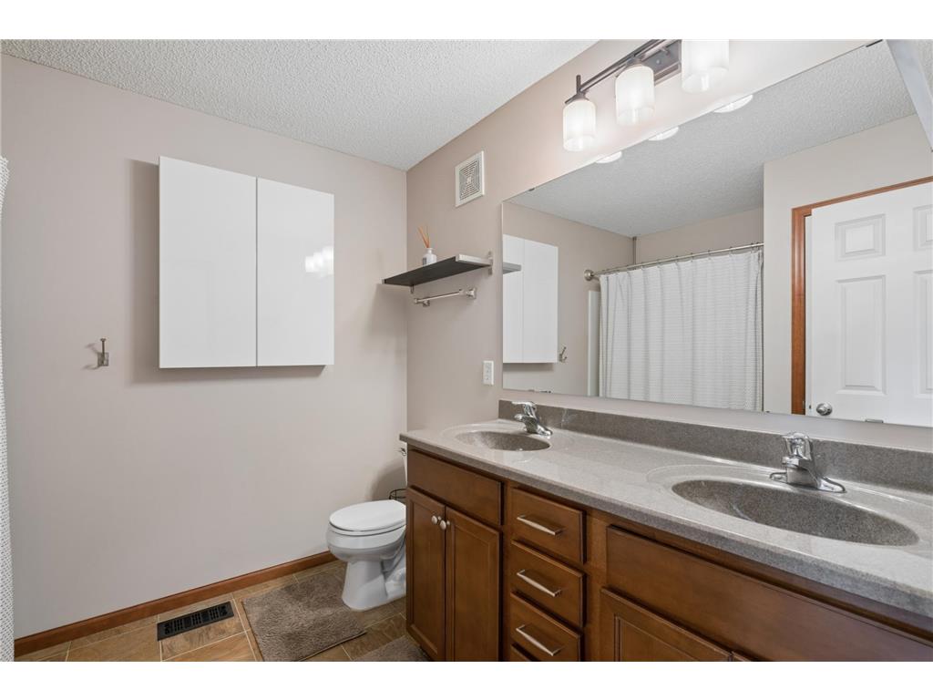 5207 Scott Lane Robbinsdale MN 55422 7013521 image13