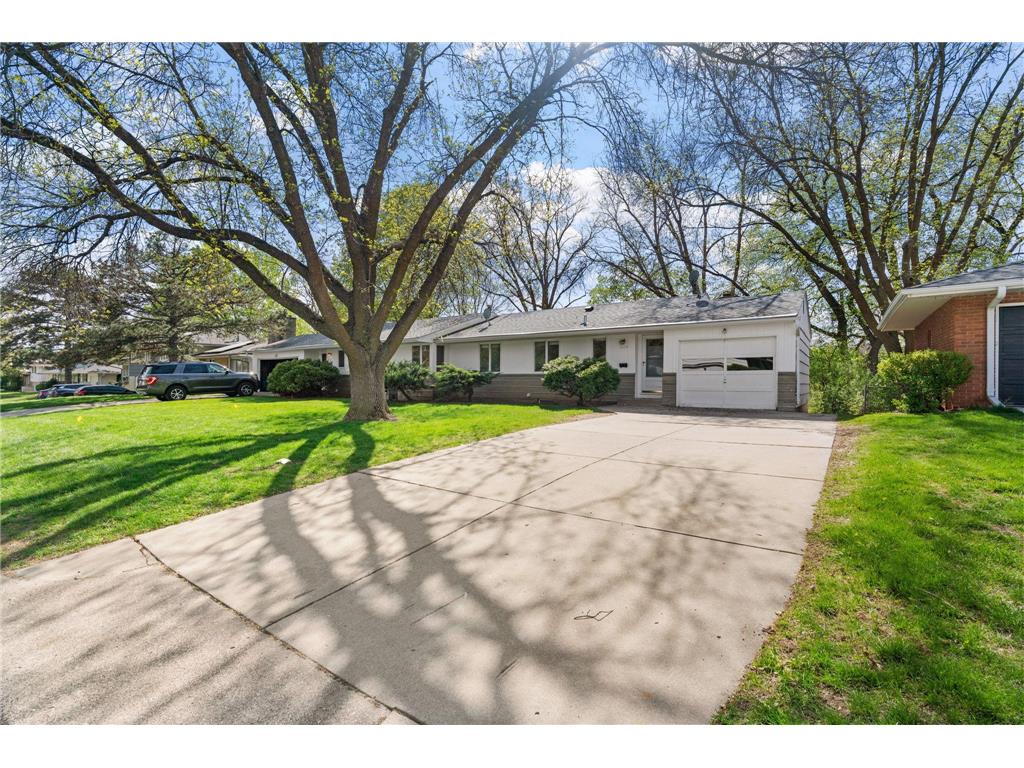 5208-5210 Grandview Lane Edina MN 55436 7040757 image1
