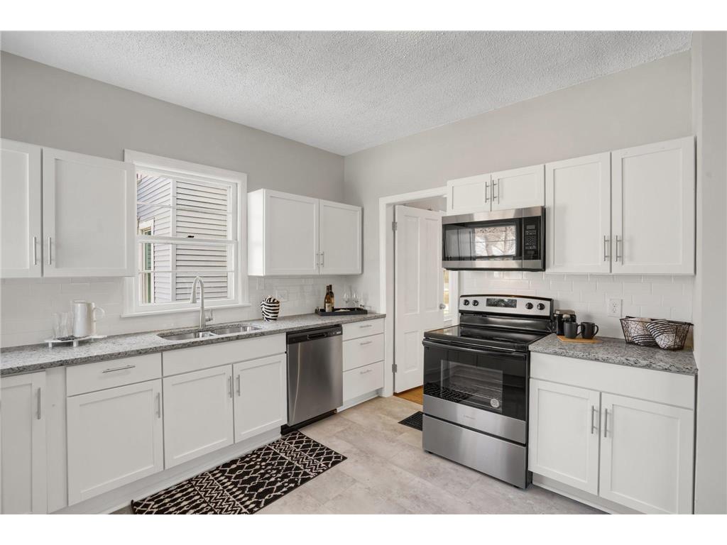 521 4th Avenue SE Minneapolis MN 55414 6357245 image1