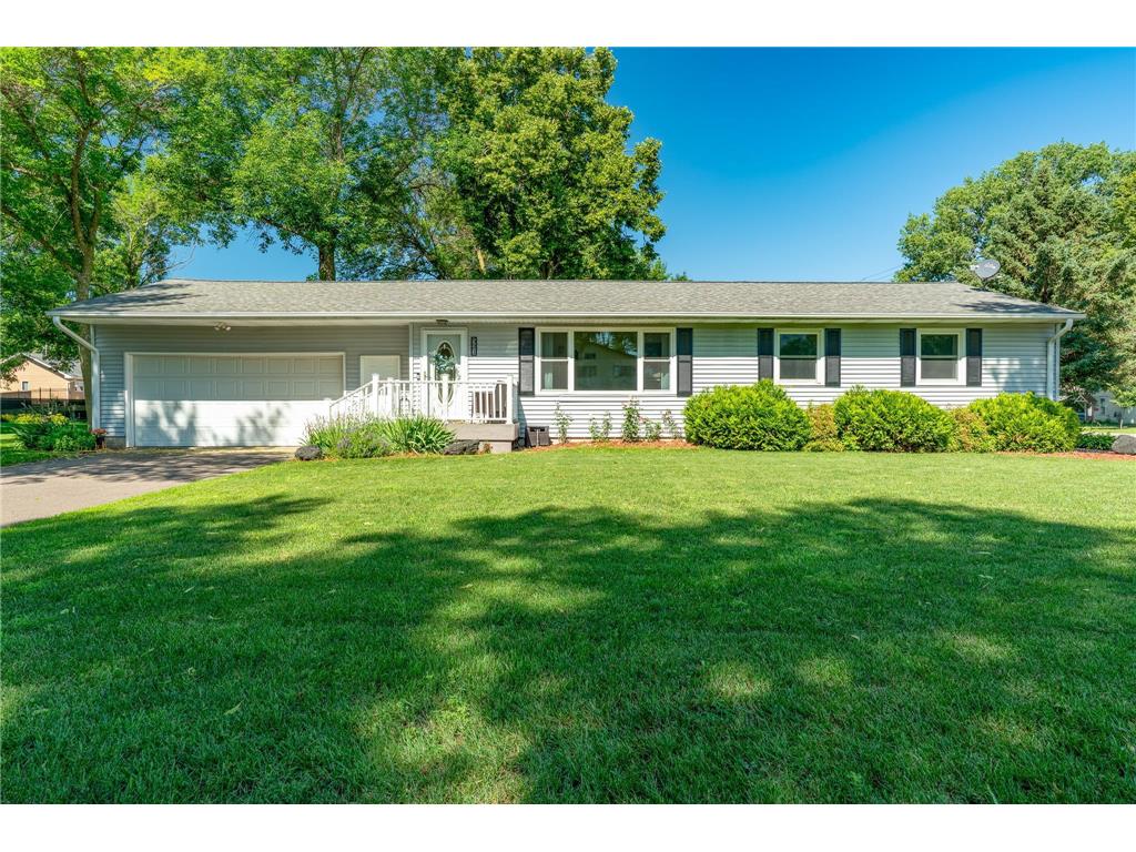 521 4th Street N Saint James MN 56081 6751873 image1