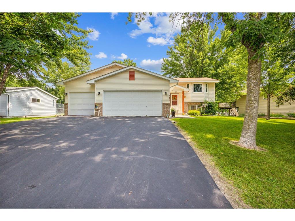 521 Devonshire Drive Norwood Young America MN 55397 6564946 image1