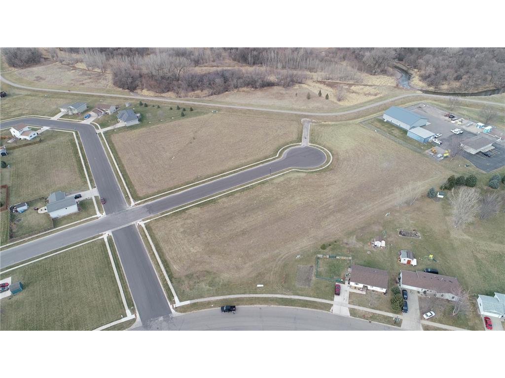 521 Harriett Drive Marshall MN 56258 5691969 image1