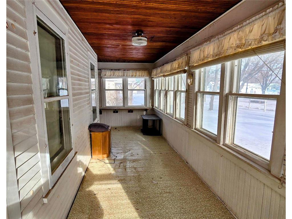 521 Washington Avenue Holland MN 56139 7002022 image3