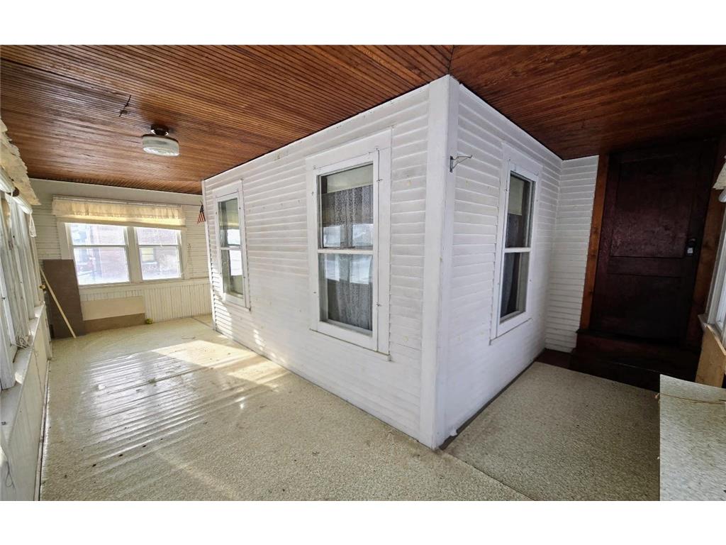 521 Washington Avenue Holland MN 56139 7002022 image4