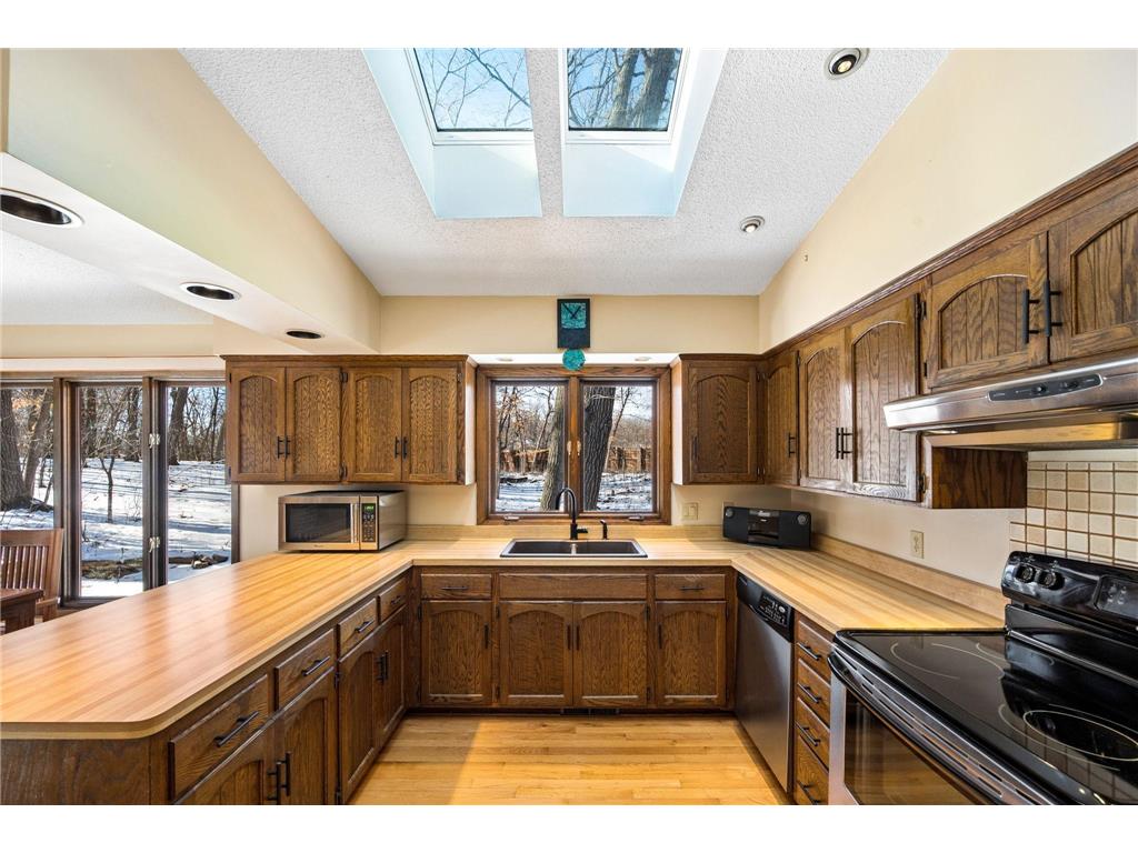 5210 Shady Lane Shorewood MN 55331 7028637 image25