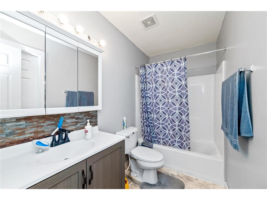 5211 6th Street NE Columbia Heights MN 55421 7074614 image32