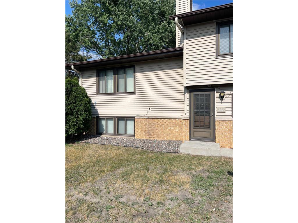 5212 84th Court N, Brooklyn Park, MN 55443 MLS 6397370 Edina Realty