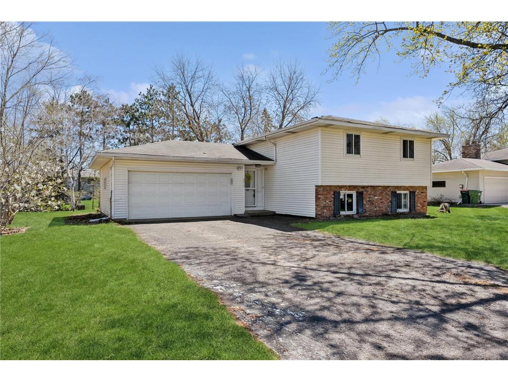 5212 Red Oak Drive Mounds View MN 55112 6695617 image1