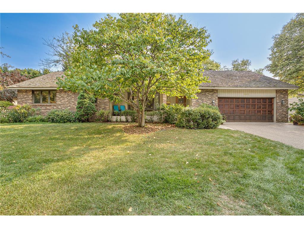 5213 W 111th Street Bloomington MN 55437 6247983 image1