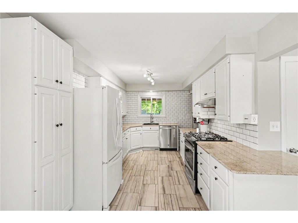 5214 E County N Dellwood MN 55110 - White Bear 7070135 image7