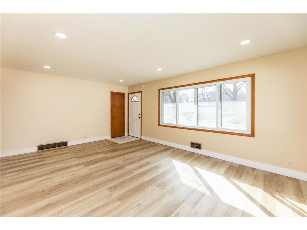 5214 Oliver Avenue N Minneapolis MN 55430 7028656 image10