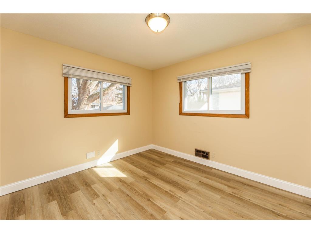 5214 Oliver Avenue N Minneapolis MN 55430 7028656 image11