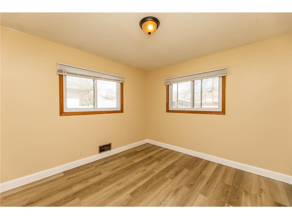 5214 Oliver Avenue N Minneapolis MN 55430 7028656 image14