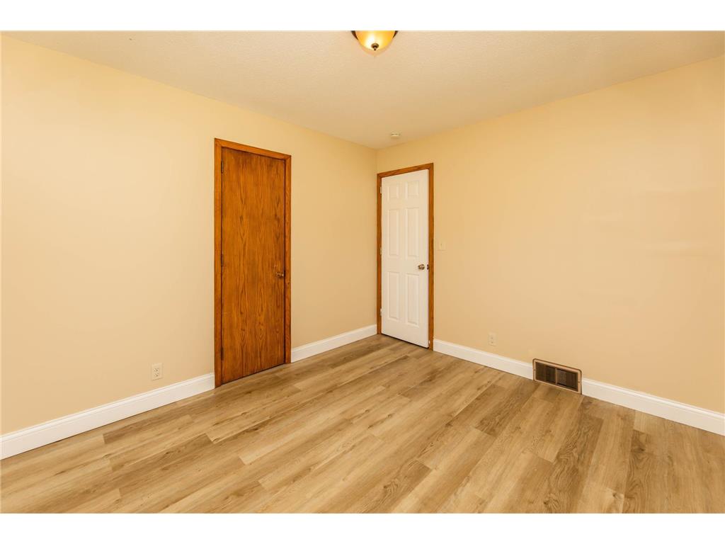 5214 Oliver Avenue N Minneapolis MN 55430 7028656 image15