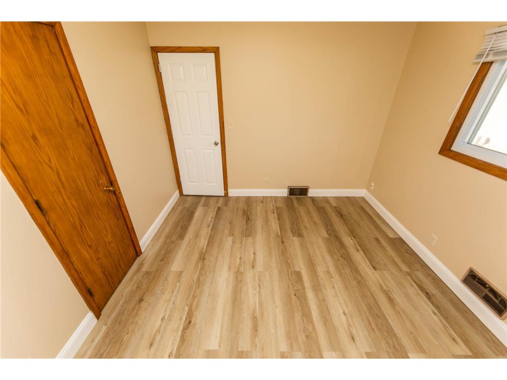 5214 Oliver Avenue N Minneapolis MN 55430 7028656 image16