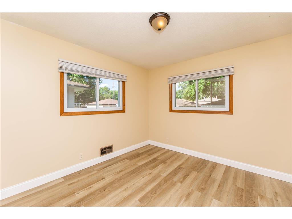 5214 Oliver Avenue N Minneapolis MN 55430 7093593 image13