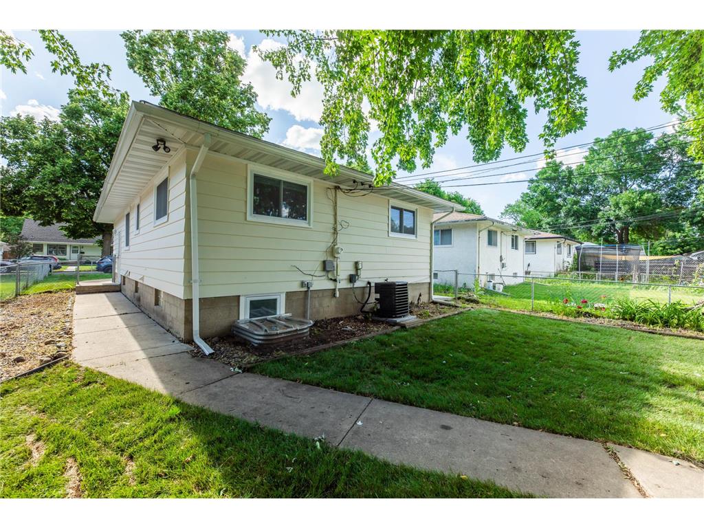 5214 Oliver Avenue N Minneapolis MN 55430 7093593 image28