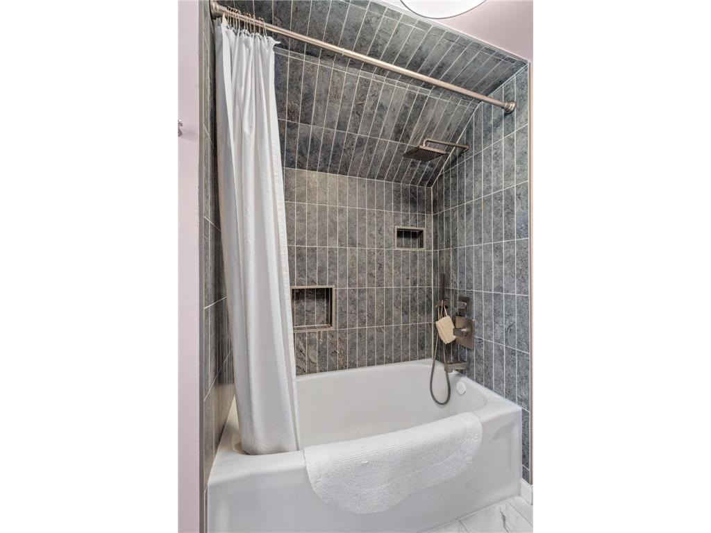 5215 12th Avenue S Minneapolis MN 55417 7054695 image35