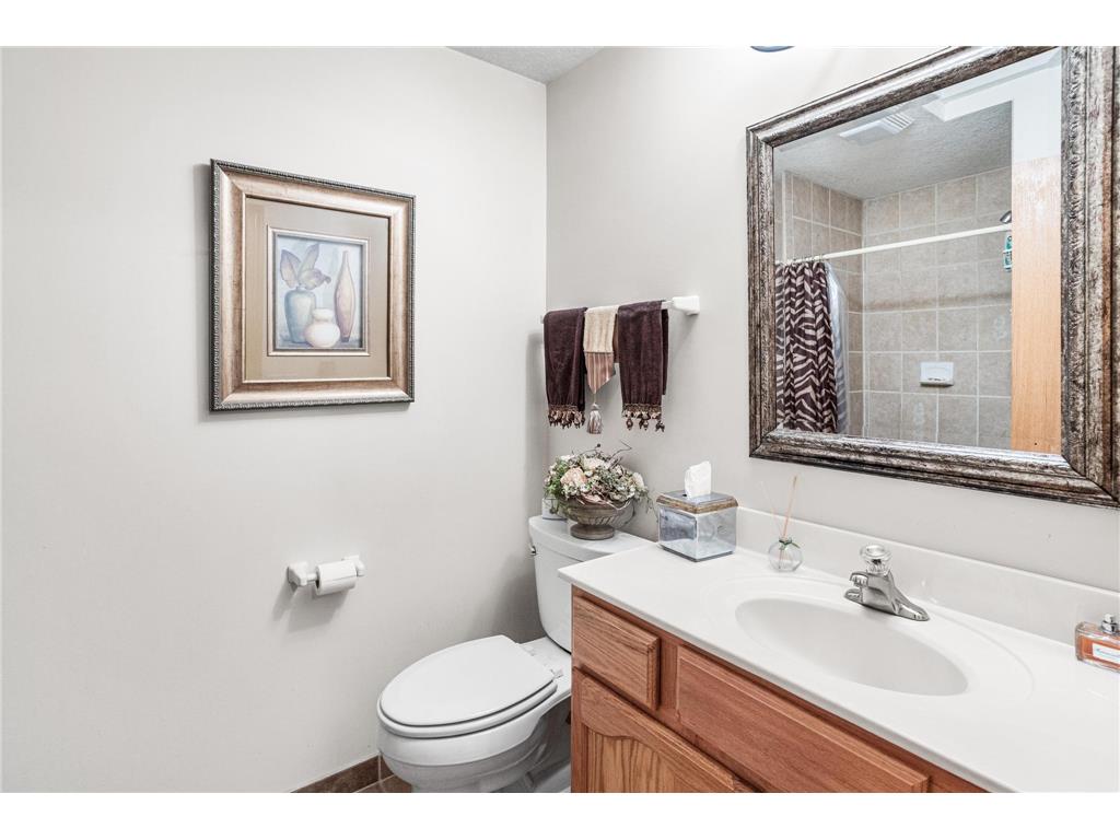 5217 107th Avenue N Brooklyn Park MN 55443 7098771 image36