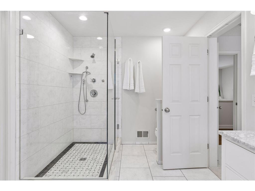 5217 Chowen Avenue S Minneapolis MN 55410 7059377 image24