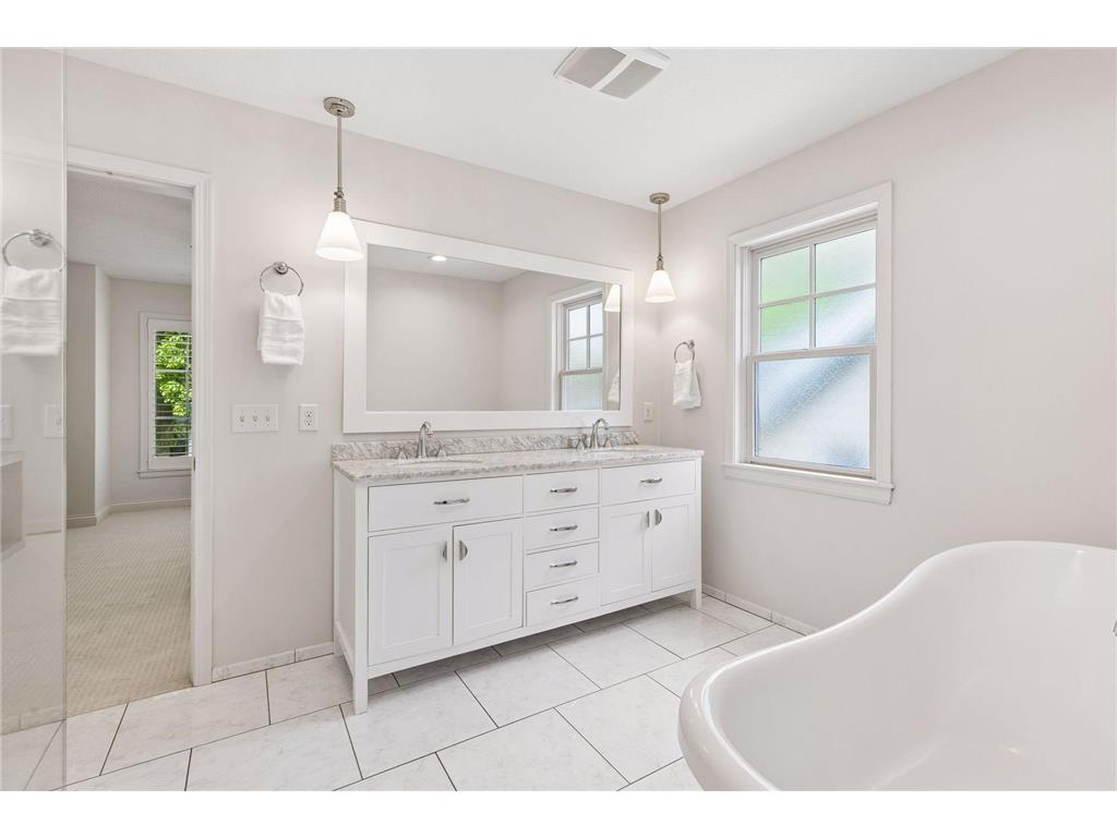 5217 Chowen Avenue S Minneapolis MN 55410 7059377 image25